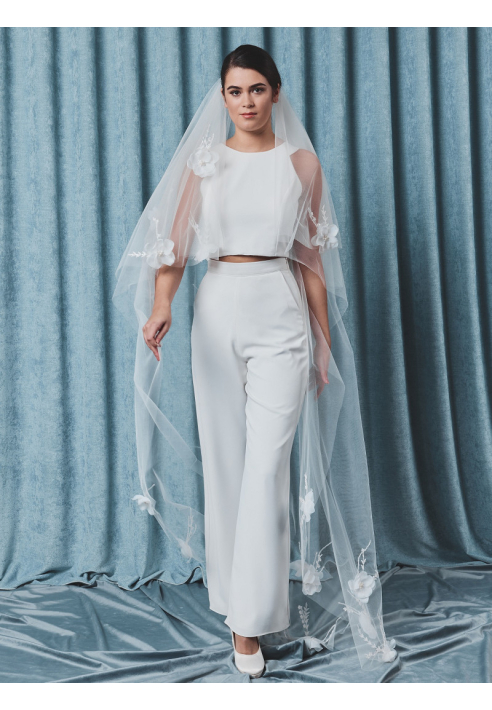 S75512-210-2 Sluier met 3D bloemen and parels ()