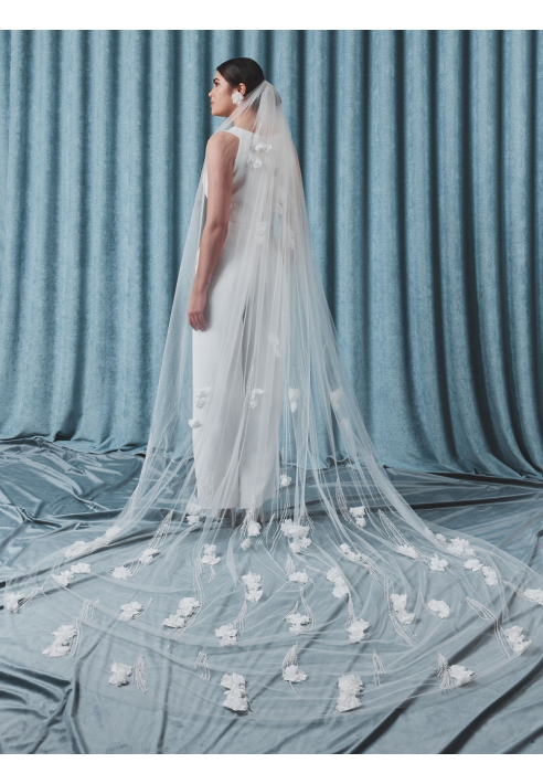 S75516-300-1 sluier met 3D bloemen and parels ()