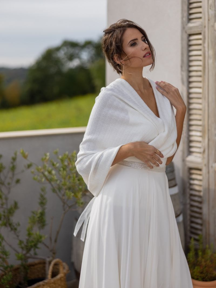 Novias THEO Sweater Stole Ivory main product photo