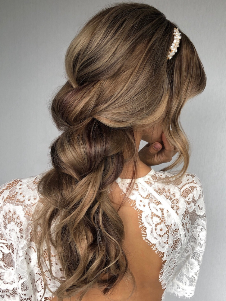 Sally Jane Bridal Sabrina Haarstreng Goud main product photo