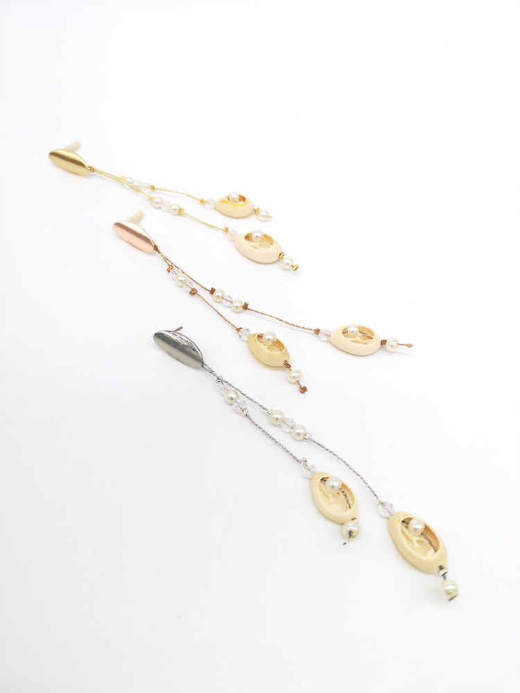 Forever & Eva O202L Lange Schelp Oorbel main product photo